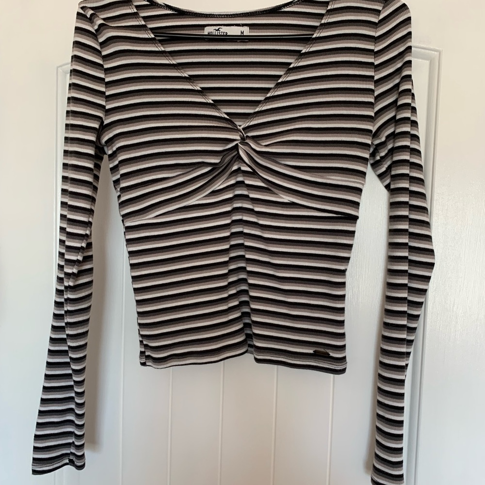 Striped v-neck Hollister long sleeve. Size medium